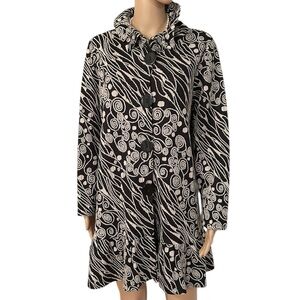 Moonlight Y&S USA Women’s Size Large Black & White Artsy Abstract Button up Top